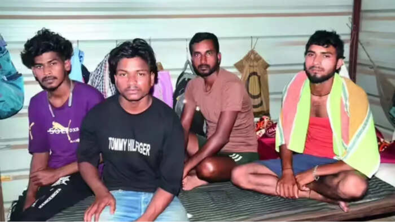 फिटमेंट फैक्टर 3.83 के तहत कर्मचारियों की सैलरी वृद्धि 1 मजदूरों ने अपनी जान की परवाह किए बिना कई लोगों की जान बचाई