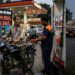 भारत में आज पेट्रोल के दाम क्यों बढ़ रहे हैं? जानिए Crude Oil, GST और टैक्स का पूरा गणित