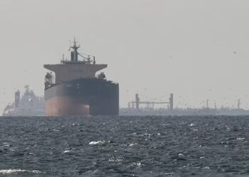 Strait of Hormuz Crisis: होर्मुज़ जलडमरूमध्य में अमेरिका का बड़ा सैन्य मिशन, 15,000 सैनिक और 100 विमान तैनात!